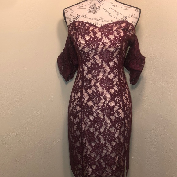 New J.O.A. Off the Shoulder Midi Dress - Picture 2 of 4